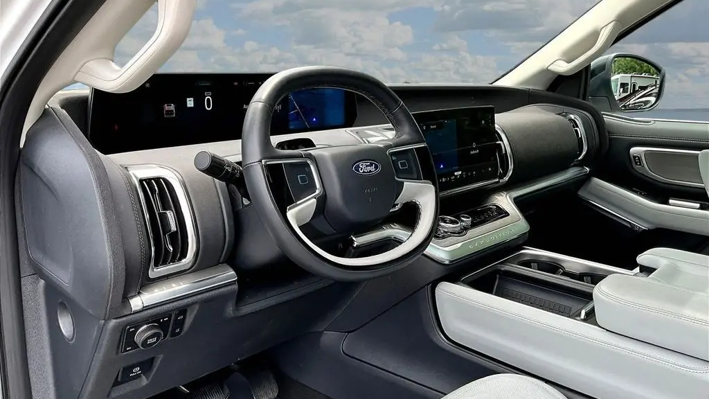 2025 Ford Expedition Platinum