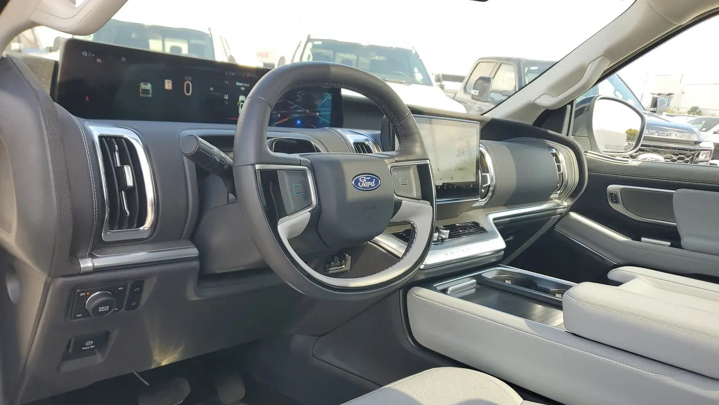2025 Ford Expedition Platinum