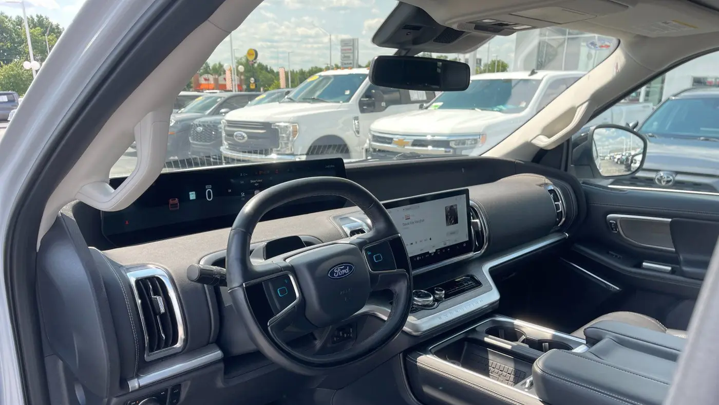 2025 Ford Expedition Platinum