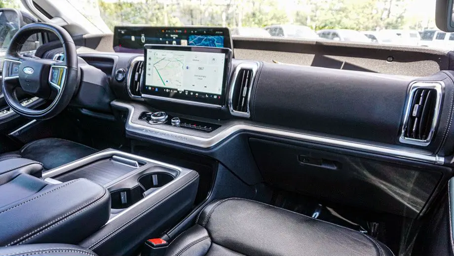 2025 Ford Expedition Platinum