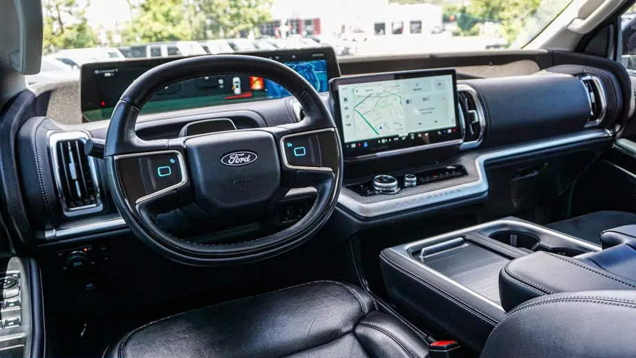 2025 Ford Expedition Platinum