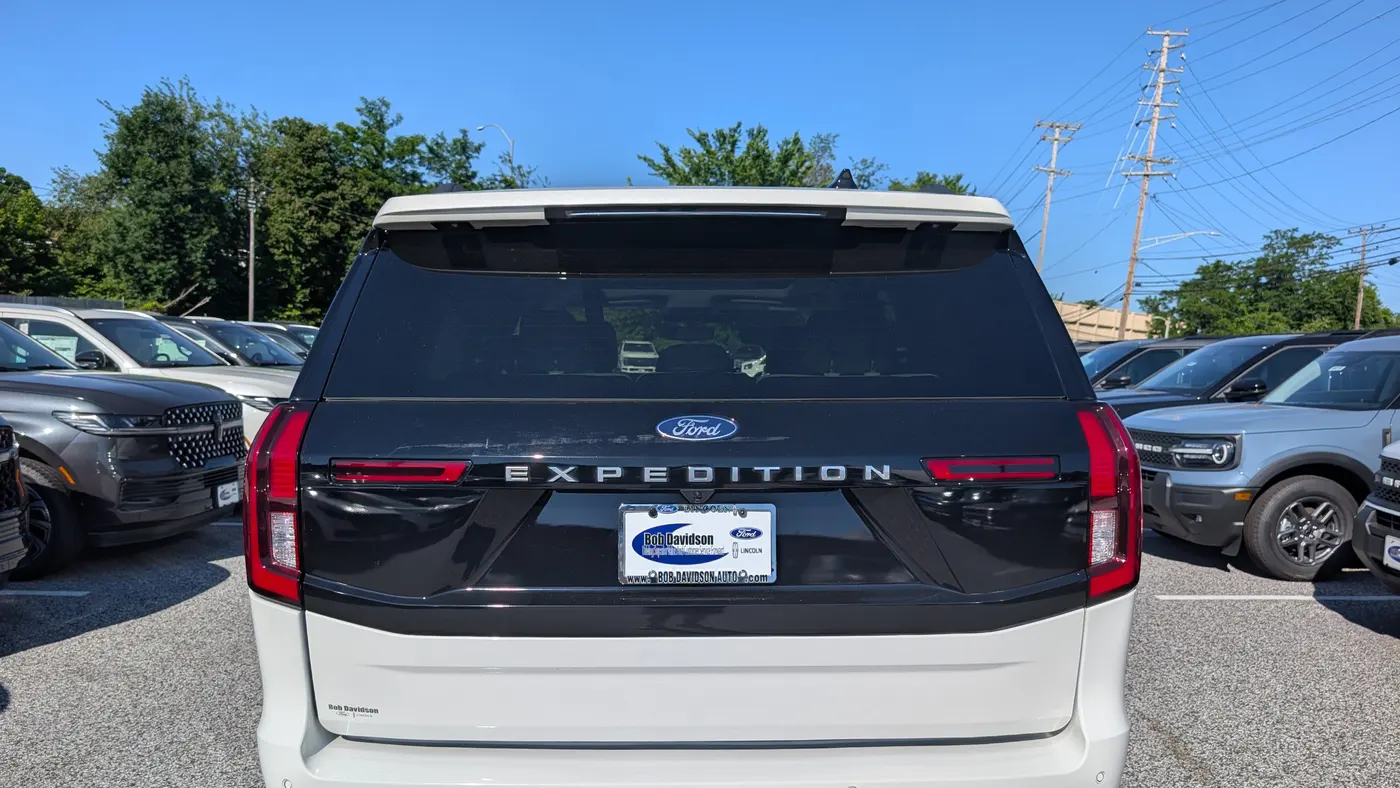2025 Ford Expedition Platinum