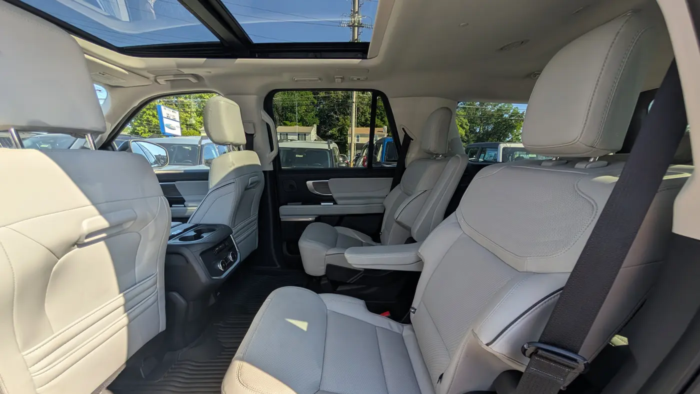 2025 Ford Expedition Platinum
