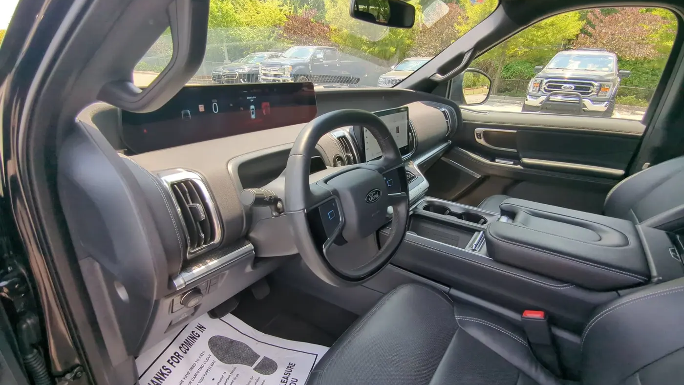 2025 Ford Expedition Platinum