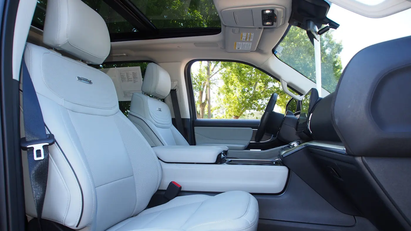 2025 Ford Expedition Platinum