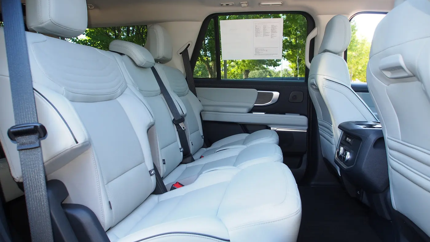 2025 Ford Expedition Platinum
