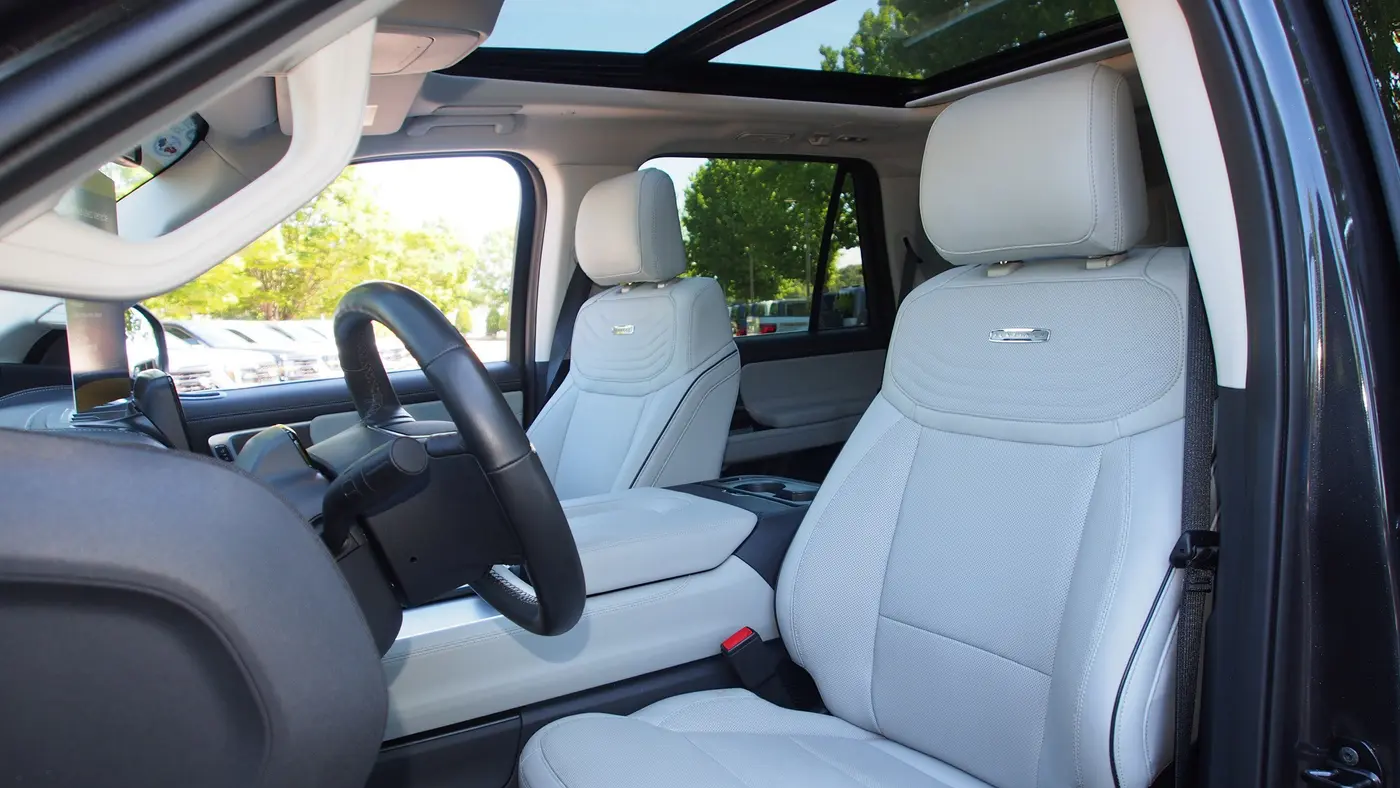 2025 Ford Expedition Platinum