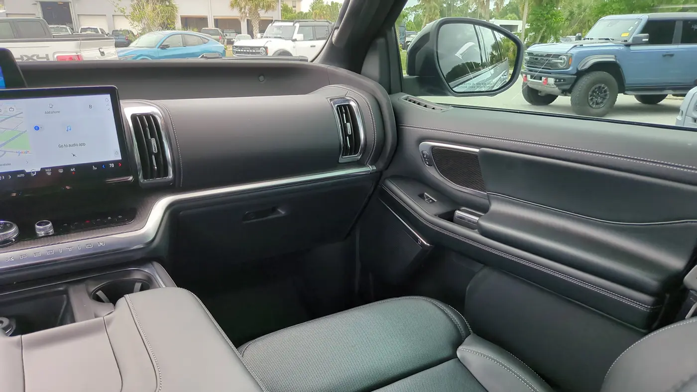 2025 Ford Expedition Platinum