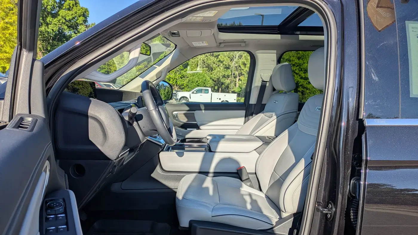 2025 Ford Expedition Platinum