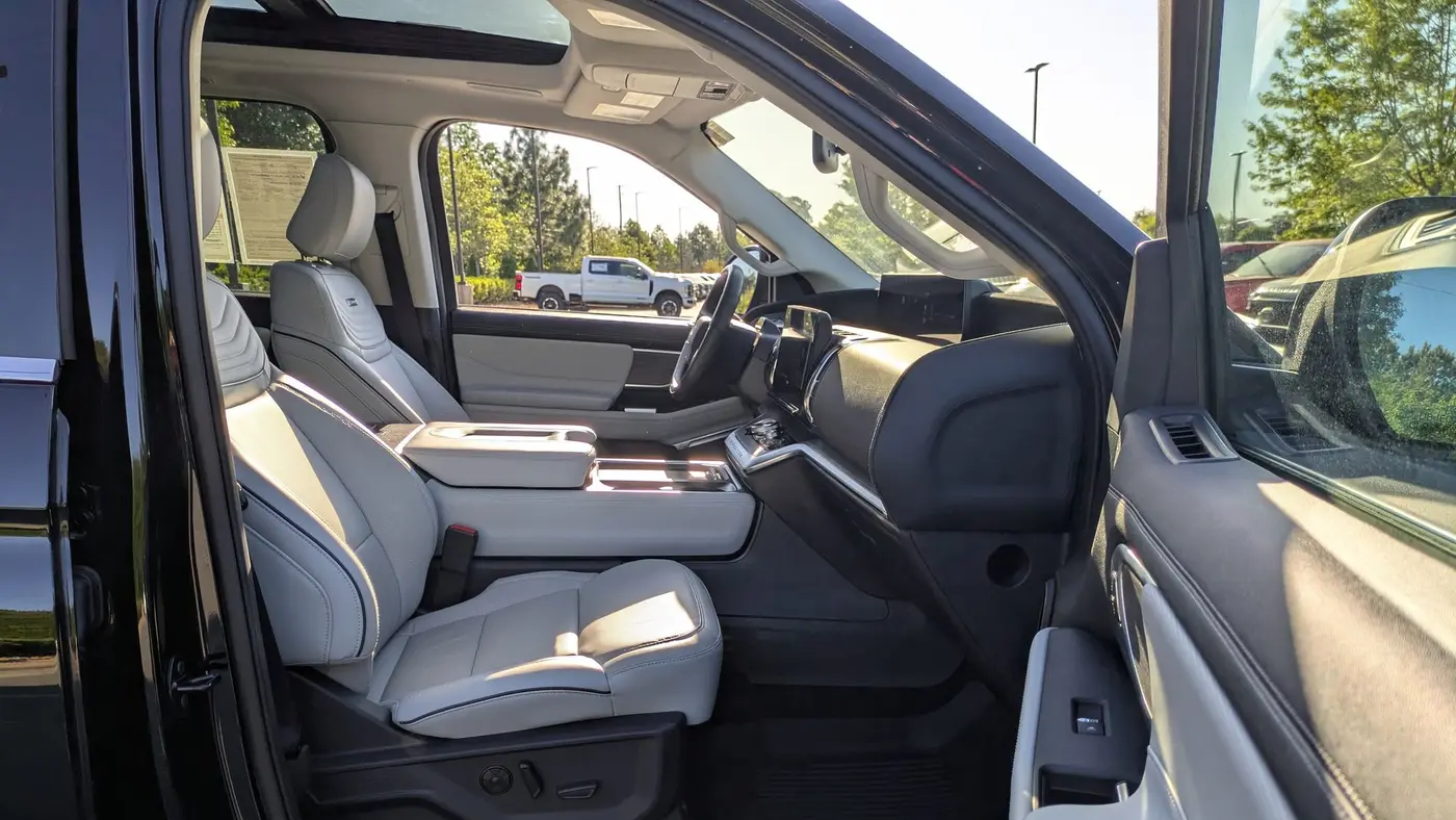 2025 Ford Expedition Platinum