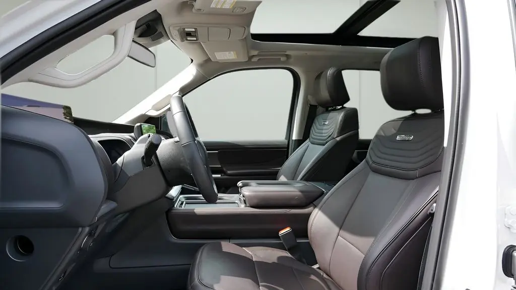 2025 Ford Expedition Platinum