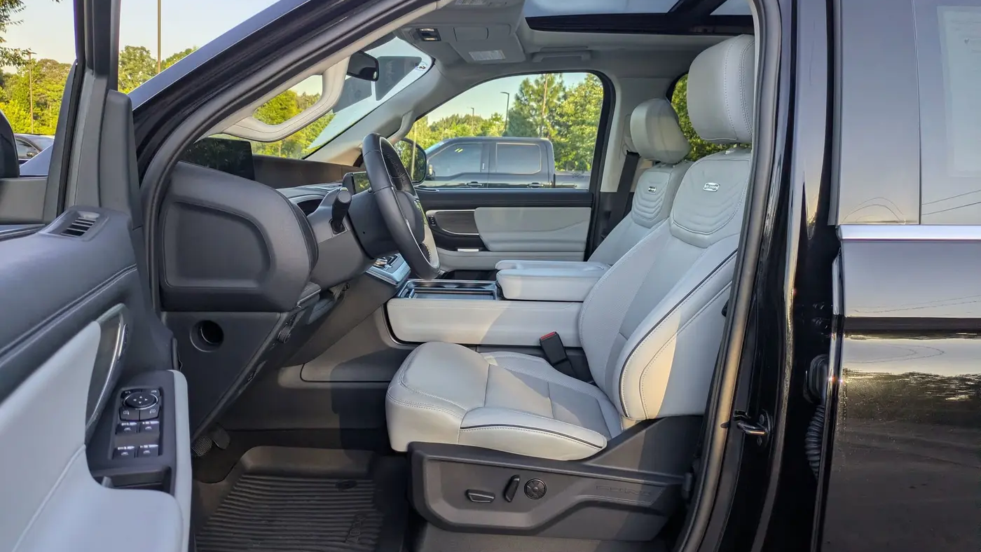 2025 Ford Expedition Platinum