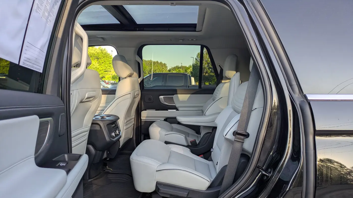 2025 Ford Expedition Platinum