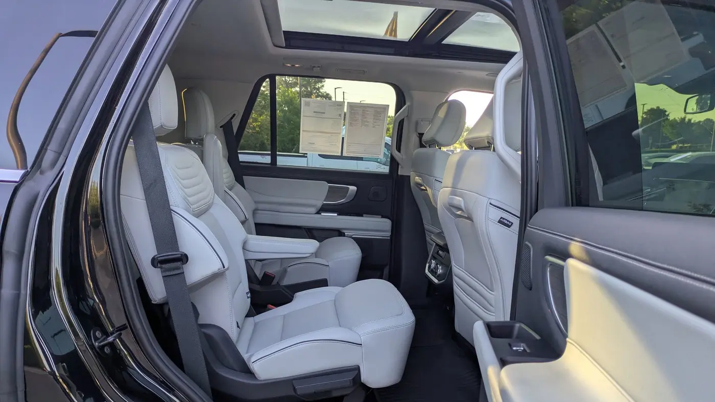 2025 Ford Expedition Platinum