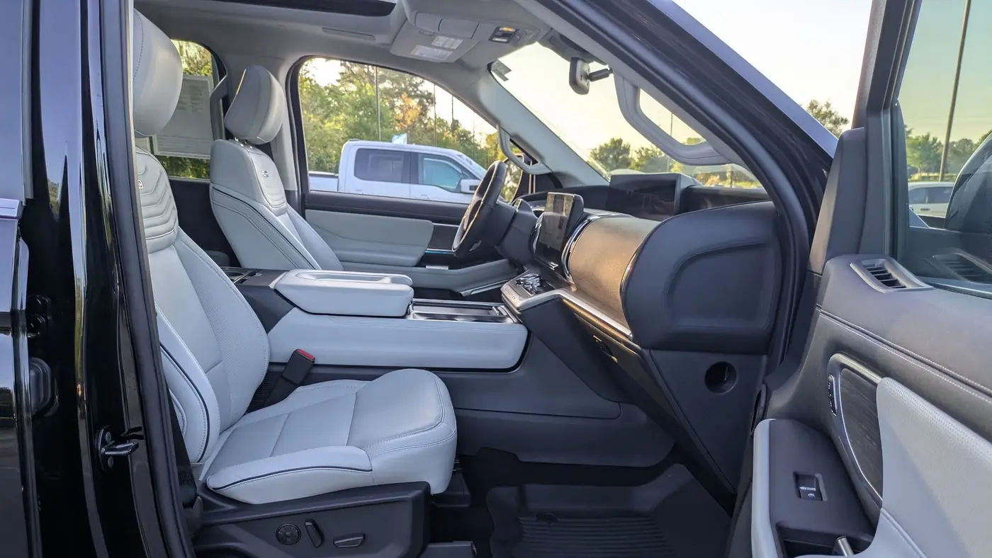 2025 Ford Expedition Platinum