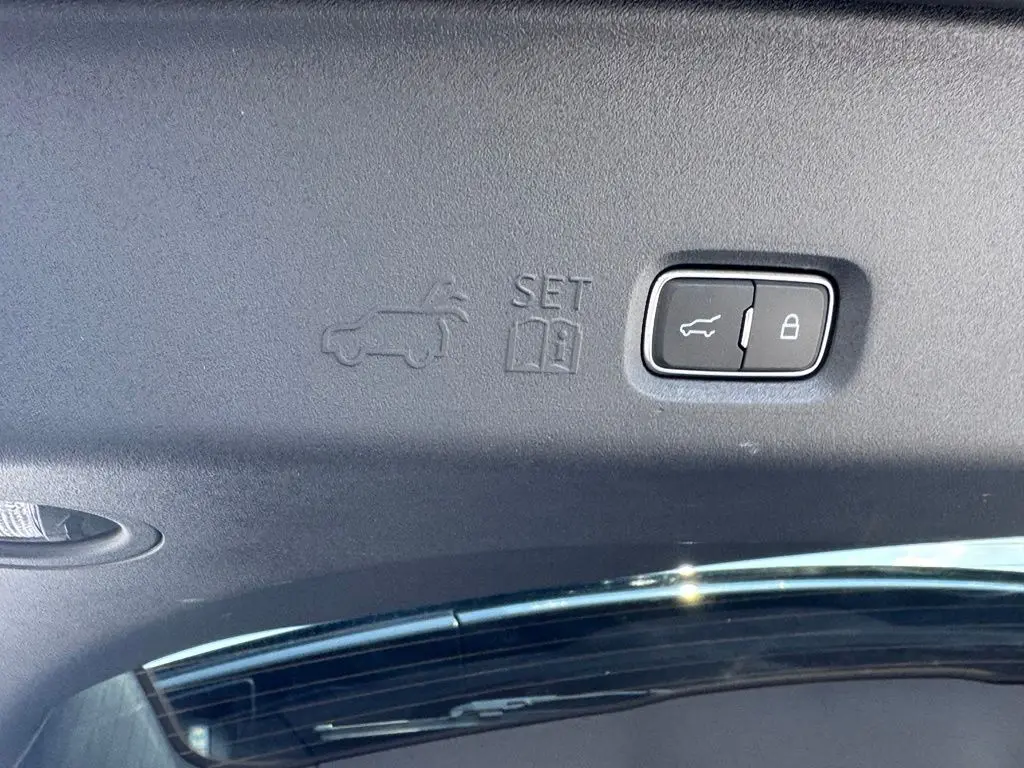 2025 Ford Expedition - $77,000