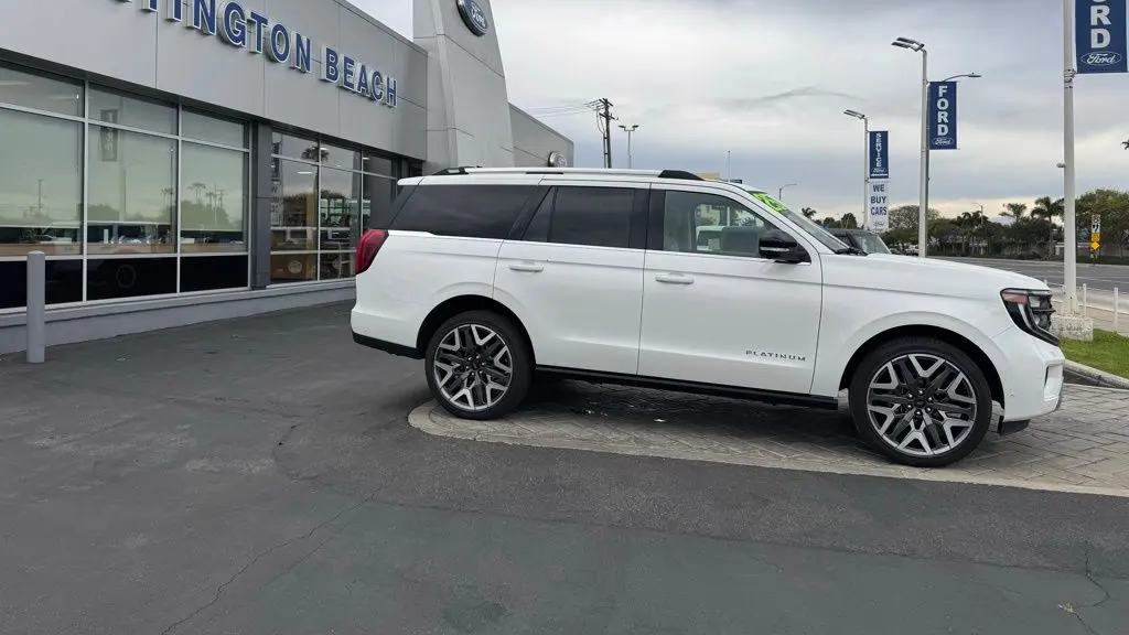 2025 Ford Expedition Platinum