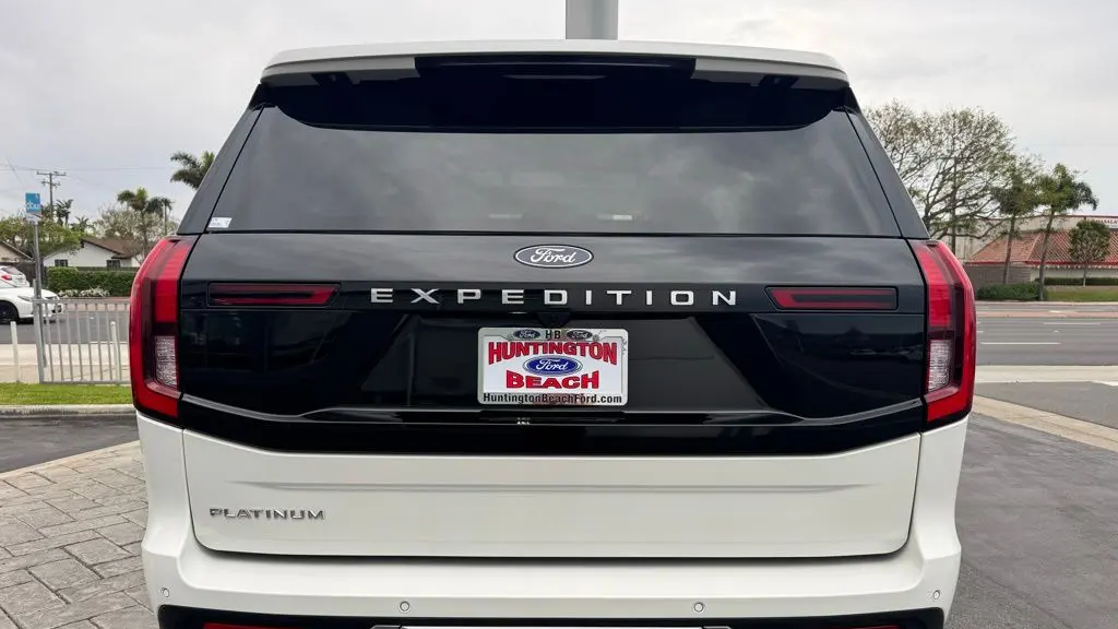 2025 Ford Expedition Platinum