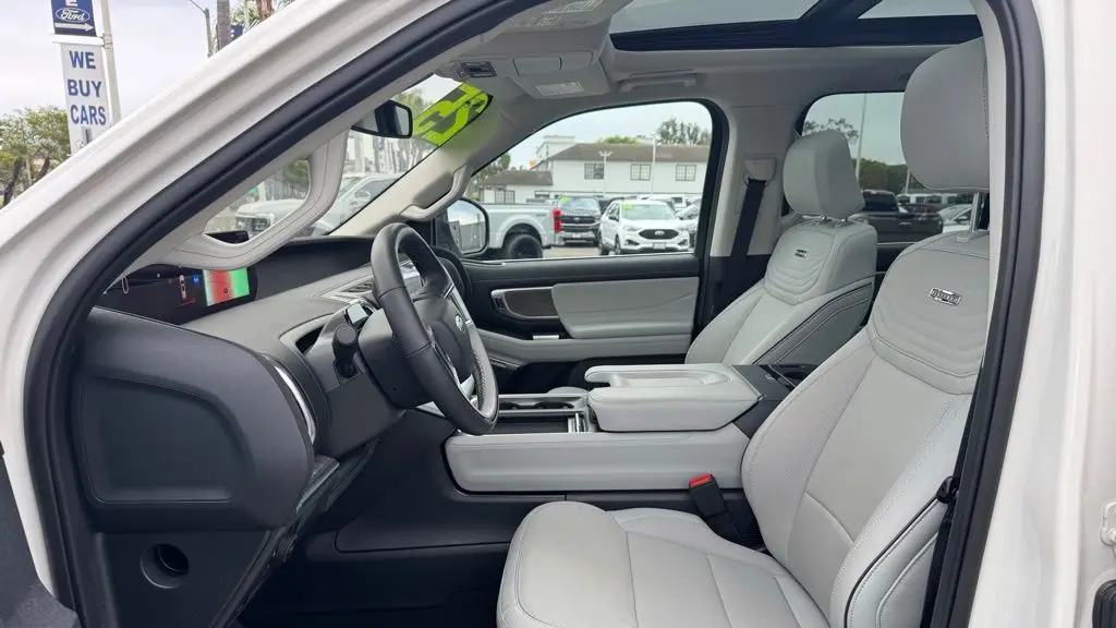 2025 Ford Expedition Platinum