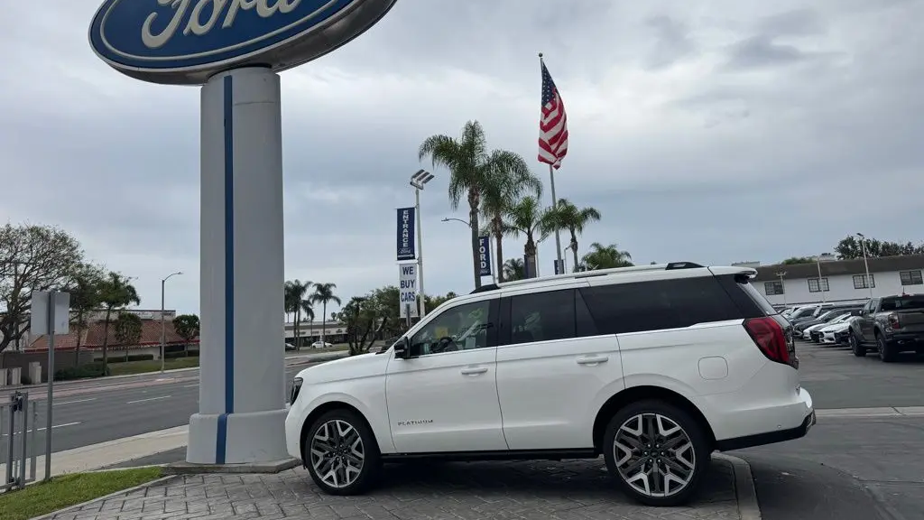 2025 Ford Expedition Platinum