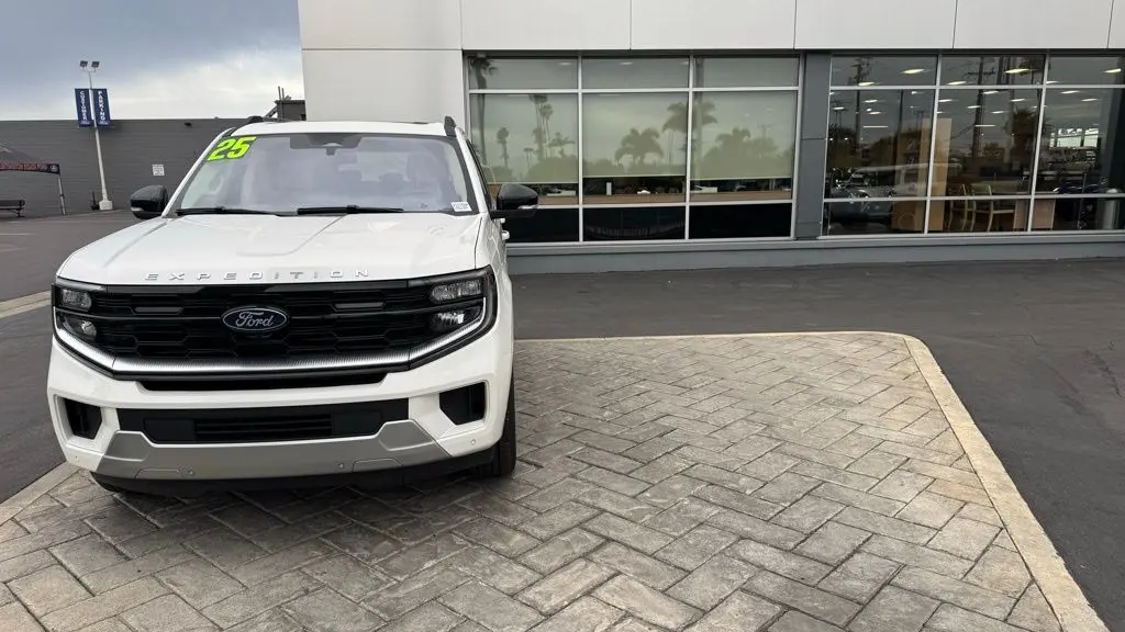 2025 Ford Expedition Platinum