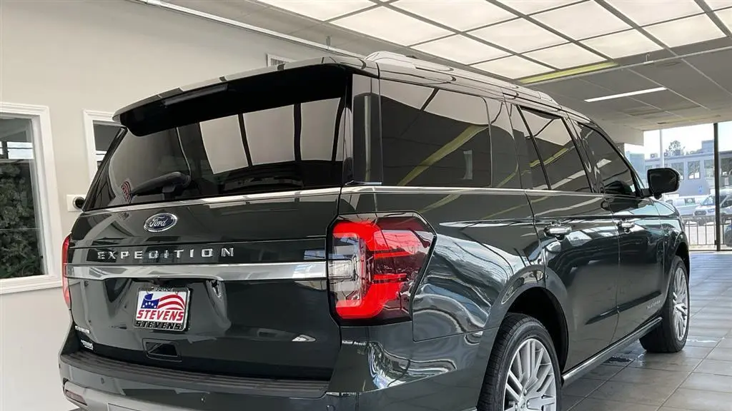 2022 Ford Expedition Platinum