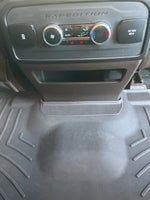 2023 Expedition Thumbnail 36