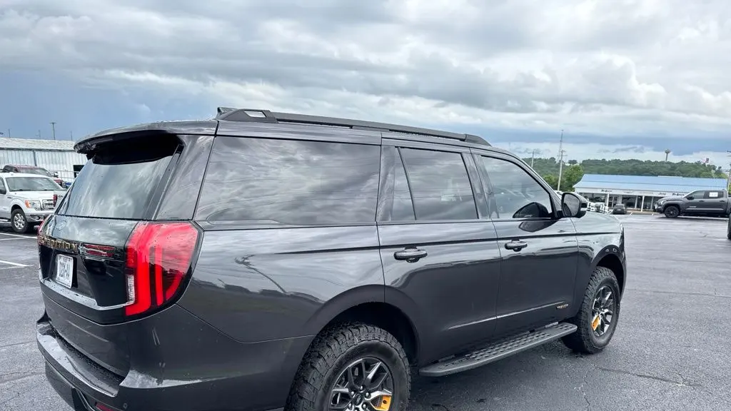 2025 Ford Expedition Tremor