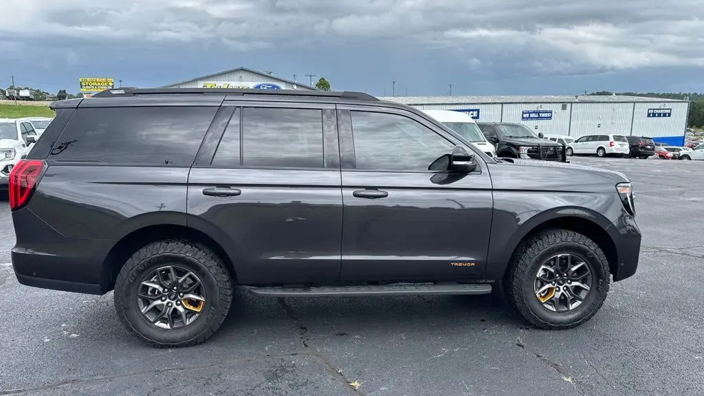 2025 Ford Expedition Tremor
