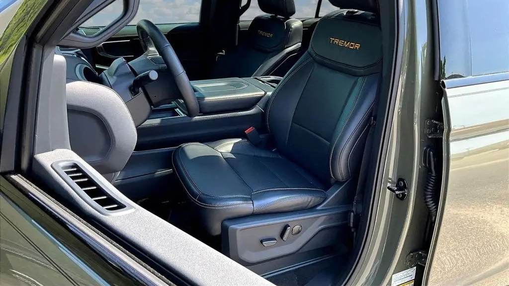 2025 Ford Expedition Tremor