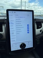 2023 Expedition Thumbnail 24