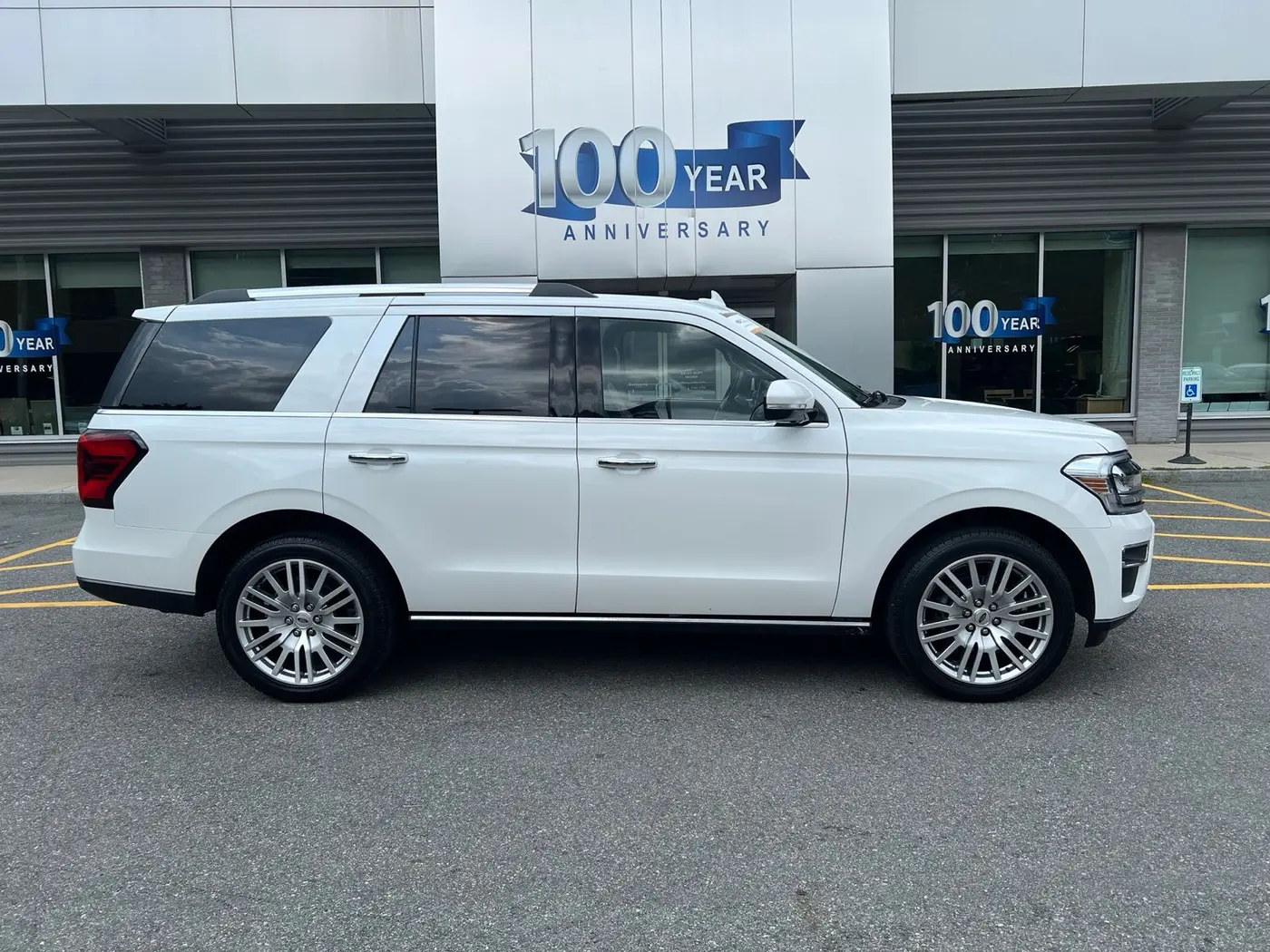2024 Ford Expedition - $56,990