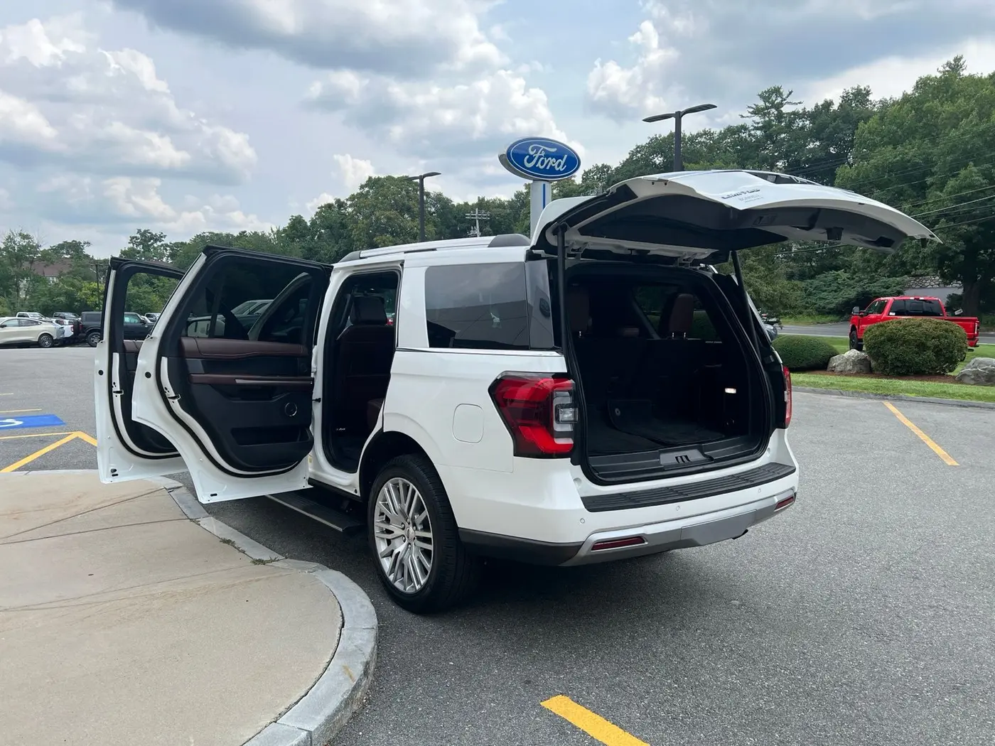 2024 Ford Expedition - $56,990