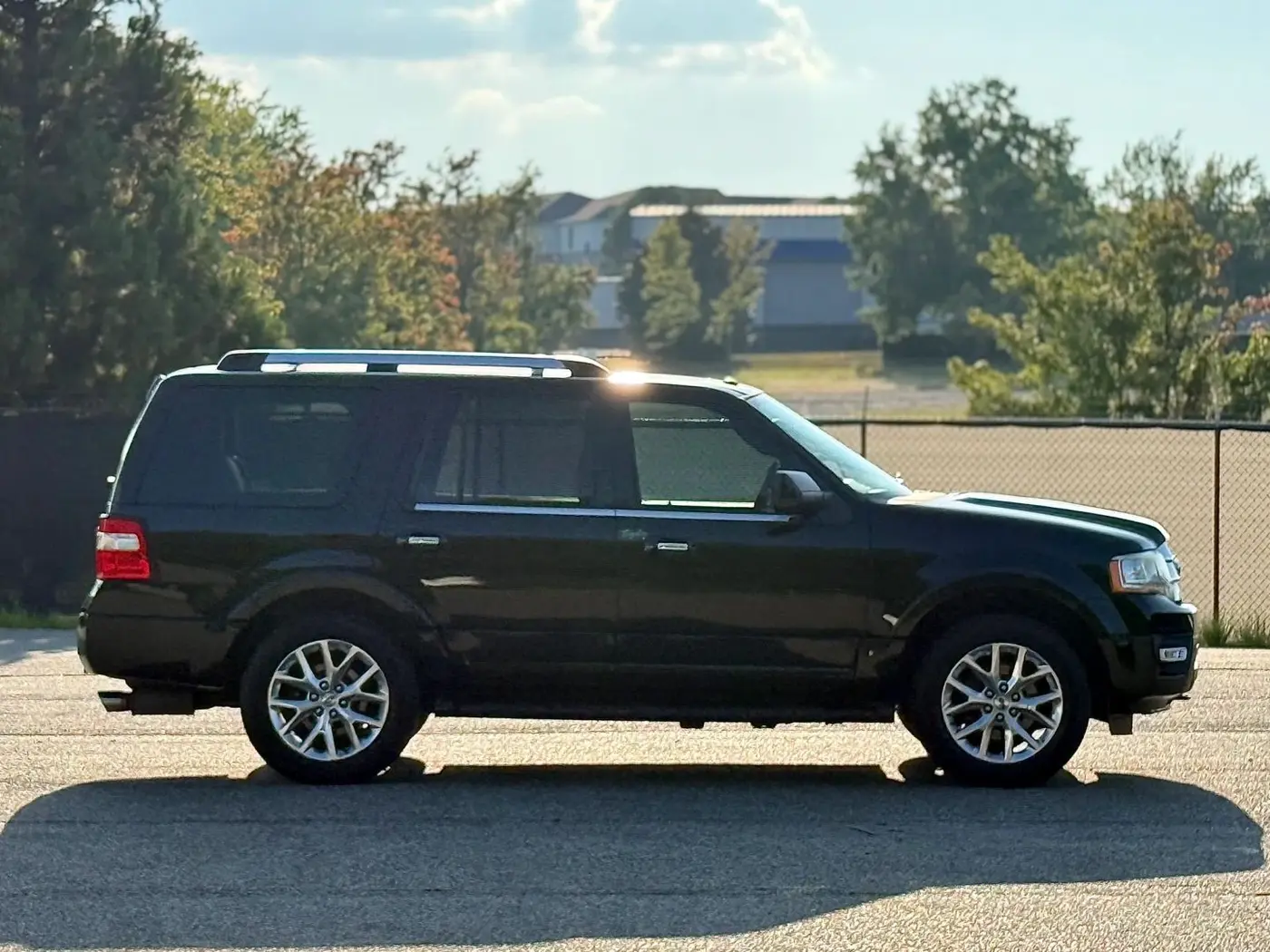 2017 Ford Expedition - $9,950
