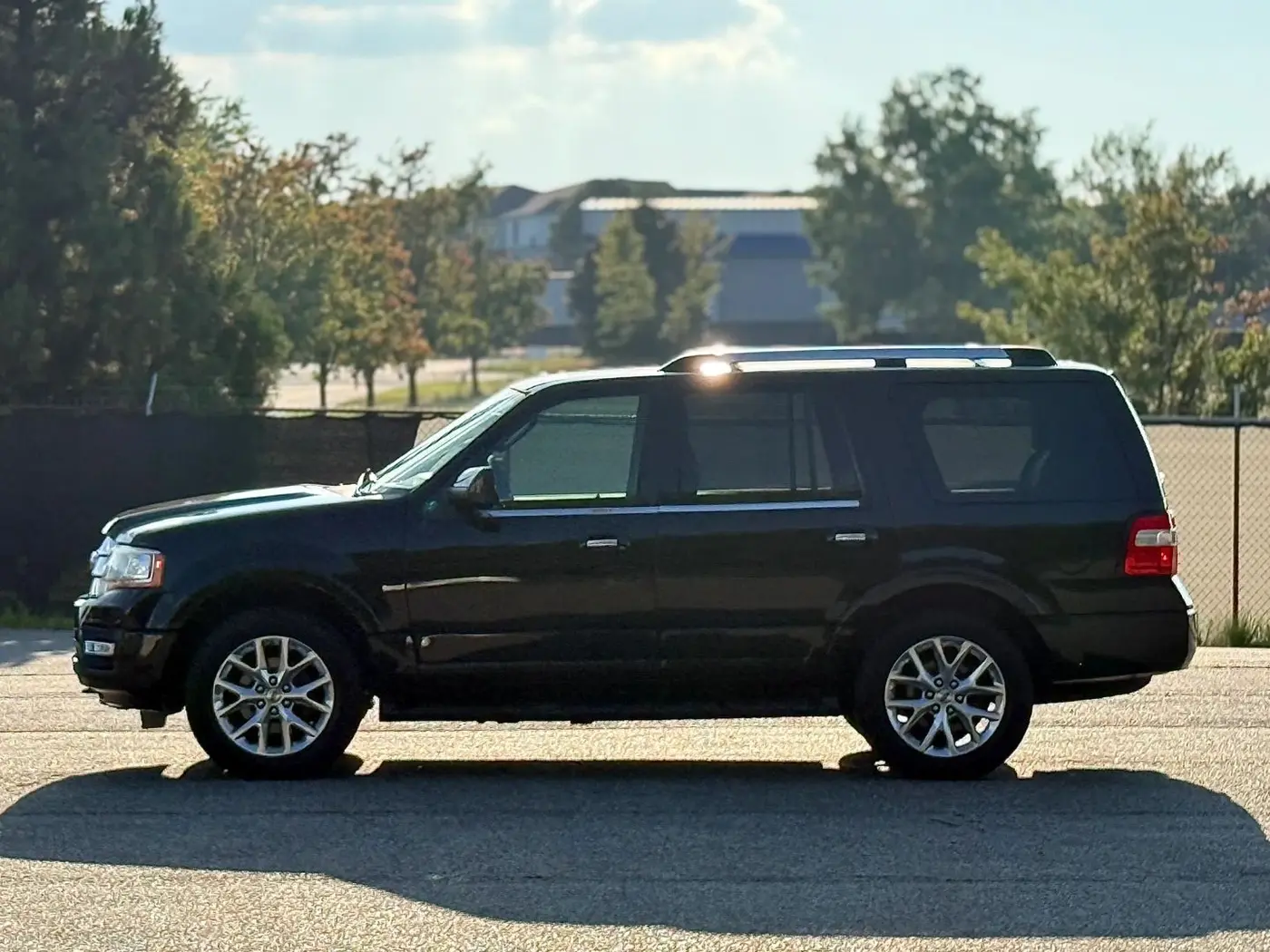 2017 Ford Expedition - $9,950