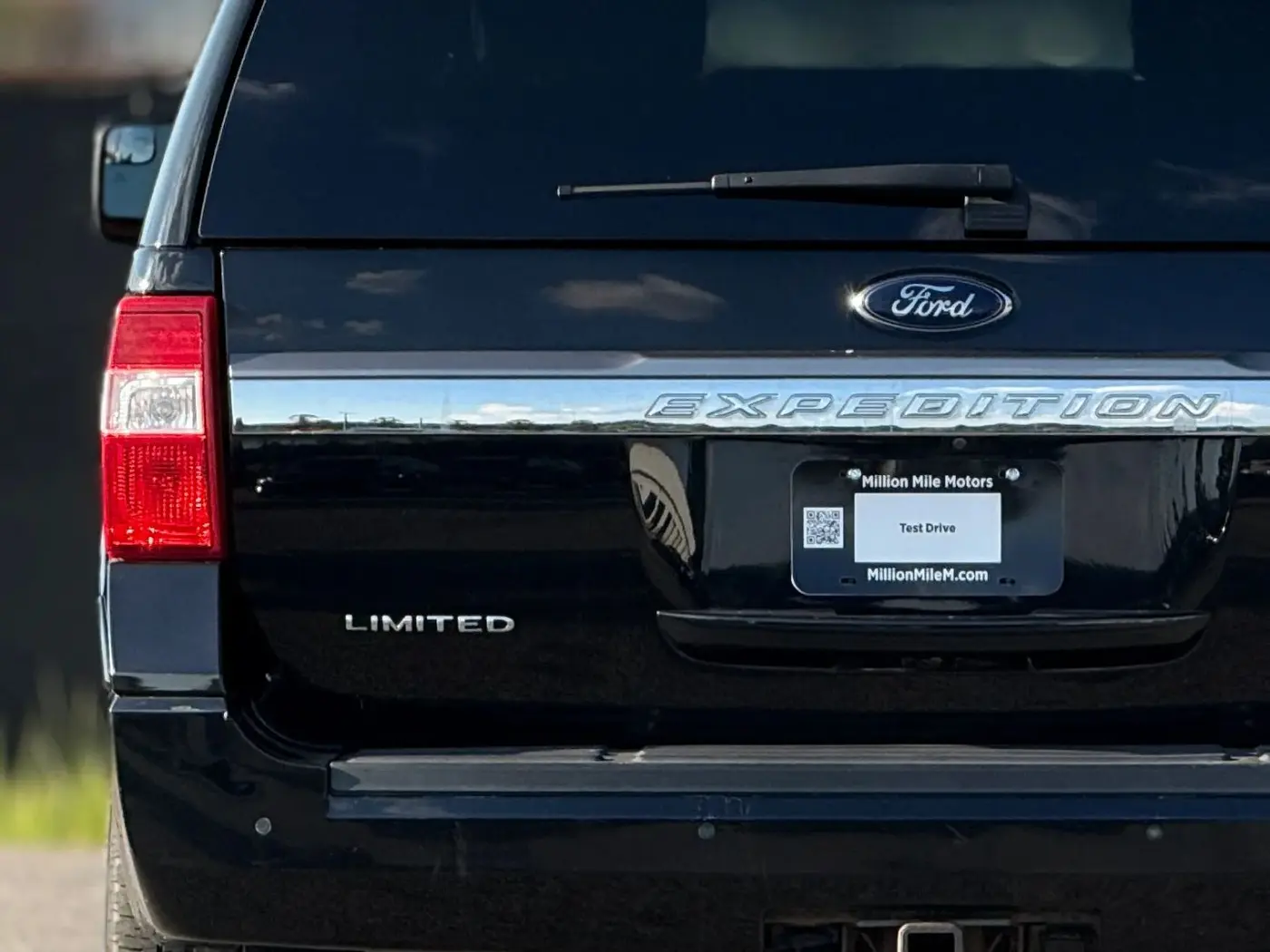 2017 Ford Expedition - $9,950