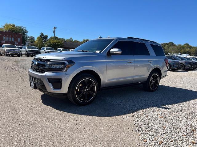 2022 Ford Expedition - $42,900