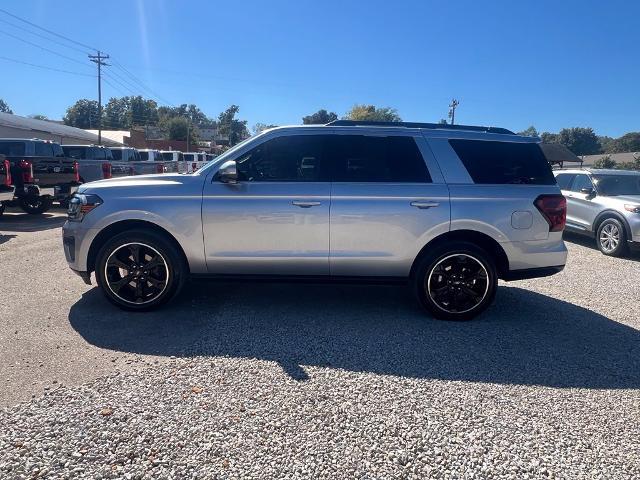 2022 Ford Expedition - $42,900