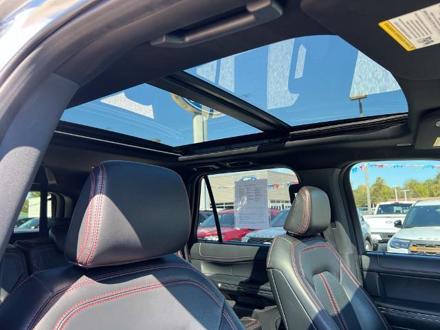 2022 Ford Expedition - $42,900