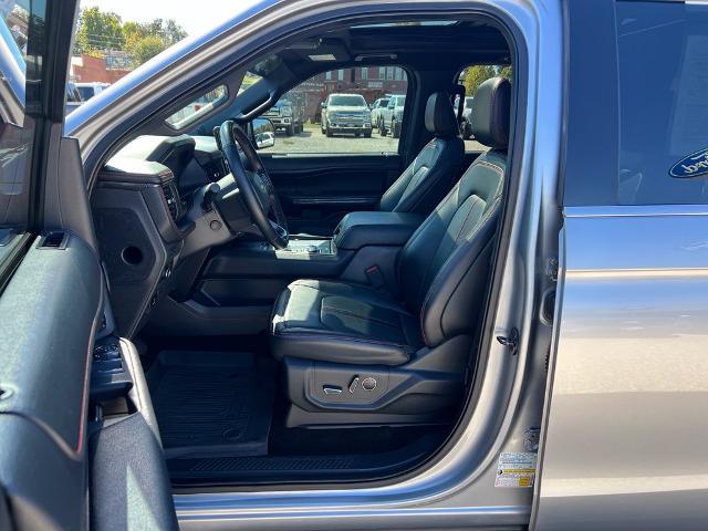 2022 Ford Expedition - $42,900