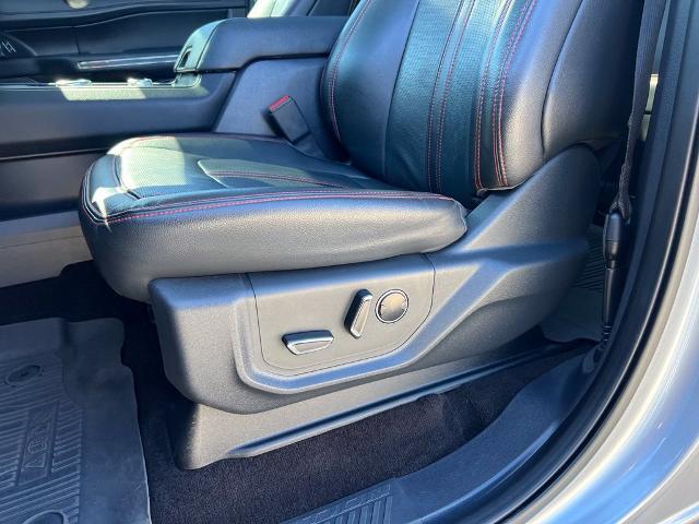 2022 Ford Expedition - $42,900