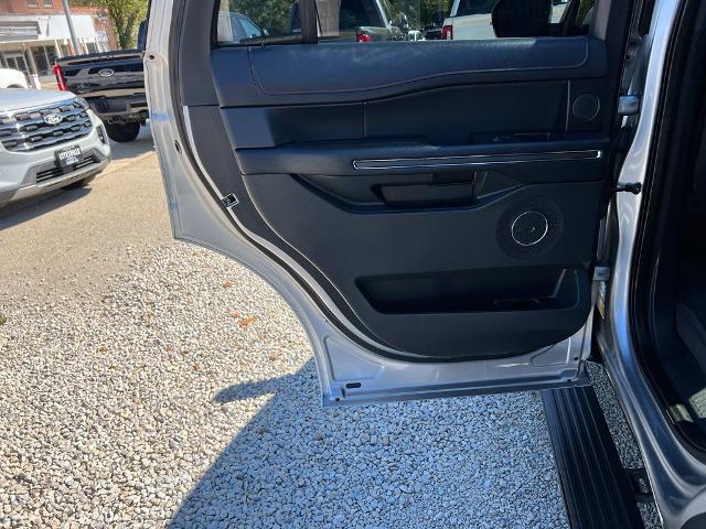 2022 Ford Expedition - $42,900