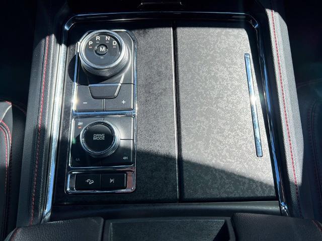 2022 Ford Expedition - $42,900