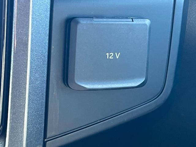 2022 Ford Expedition - $42,900