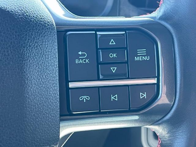 2022 Ford Expedition - $42,900