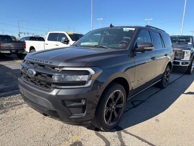 2022 Ford Expedition - $43,912