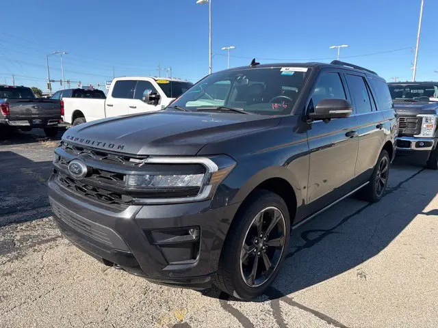 2022 Ford Expedition - $43,912