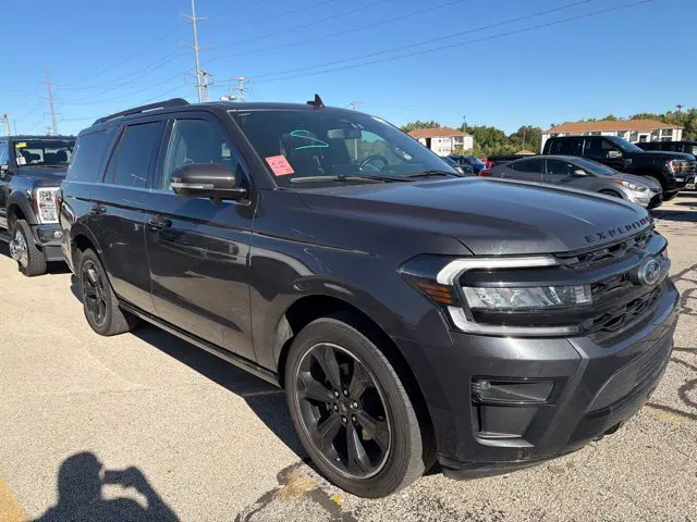 2022 Ford Expedition - $43,912