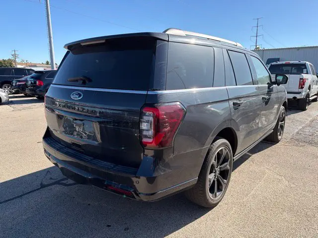 2022 Ford Expedition - $43,912