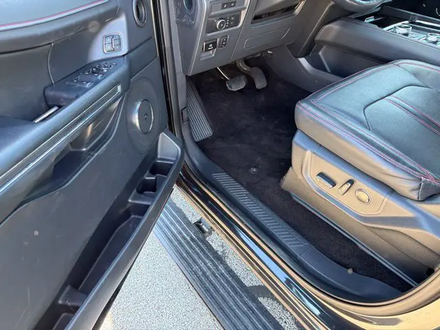 2022 Ford Expedition - $43,912